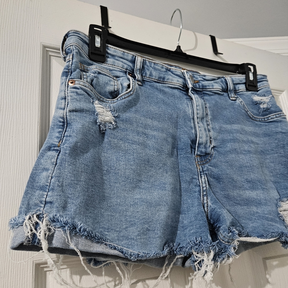 Women's H&M Distressed Denim Shorts - Size 14